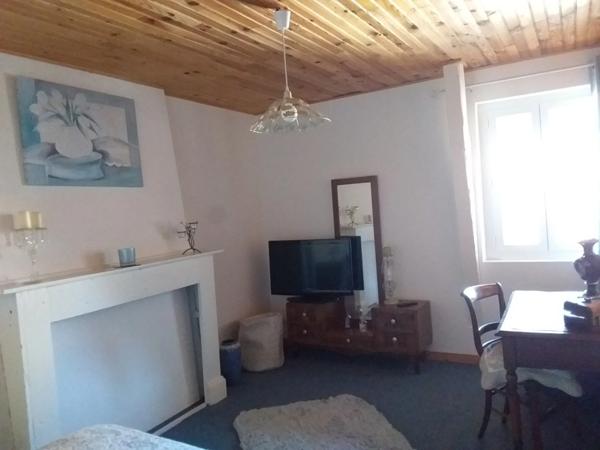 Maison de village à vendre 4 pièces proche de TARBES (65) avec parking et jardin.