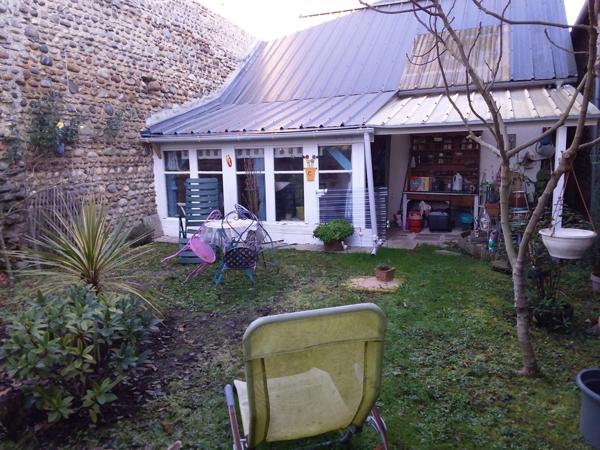 Maison de village à vendre 4 pièces proche de TARBES (65) avec parking et jardin.