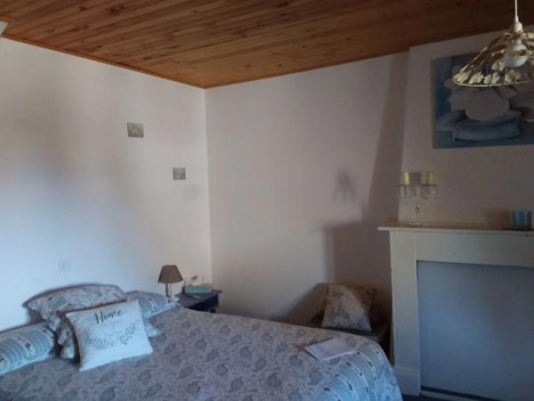 Maison de village à vendre 4 pièces proche de TARBES (65) avec parking et jardin.