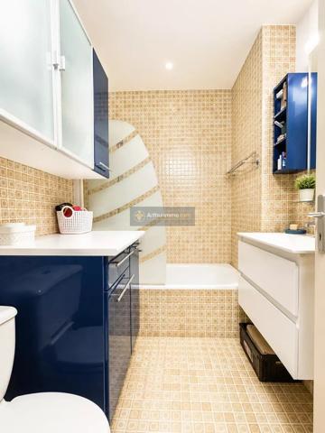 Vente                                                      Appartement
                        
                     1 pièces                      29 m2                     à Saint-Aygulf
