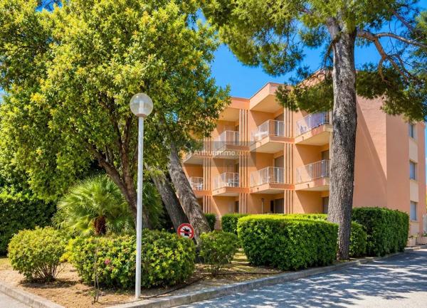 Vente                                                      Appartement
                        
                     1 pièces                      29 m2                     à Saint-Aygulf