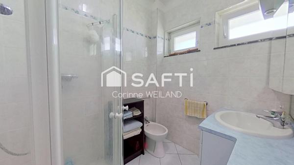 Belle maison individuelle 5 pièces à Créhange, 3 chambres, 2 salles d'eau, sous-sol complet, 2 garages