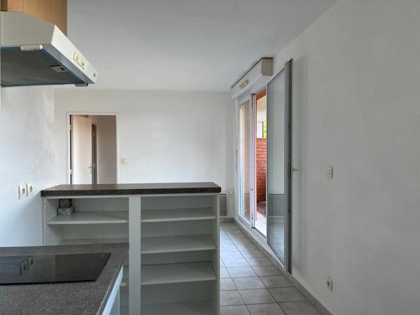 Aux portes de Honfleur - Appartement de type T2 - 41.90 m2 - 1 chambre - Terrasse - 1er étage - Piscine - Parking