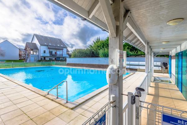 Aux portes de Honfleur - Appartement de type T2 - 41.90 m2 - 1 chambre - Terrasse - 1er étage - Piscine - Parking