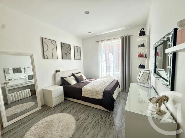 Appartement T4 à vendre  4 pièces - 99 m 2   ST FONS  - 69