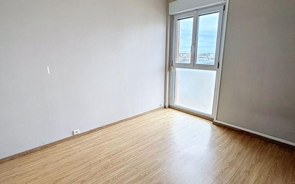 Appartement à vendre    3 pièces •  Reims