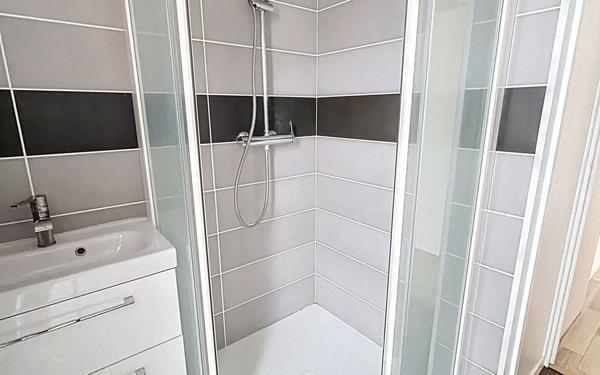 Appartement à vendre    3 pièces •  Reims