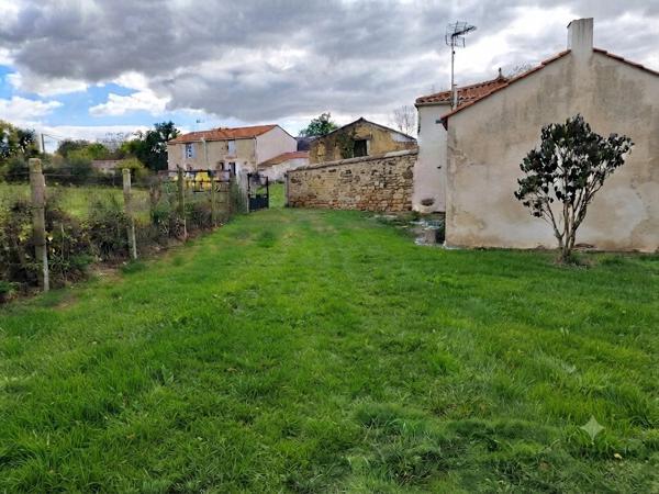 Maison à SAINT JULIEN DES LANDES (85150)