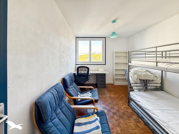 Appartement à louer 1 400 € CC Marseille 4 p 66 m² DPE C