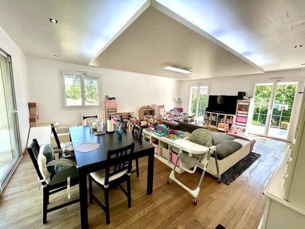 Vaste maison de 195 m² habitable sur un terrain de près de 5 000 m²