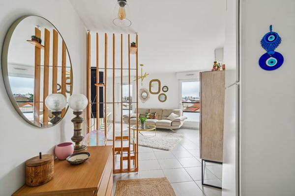 Appartement  Romainville 3 pièce(s) 66 m2