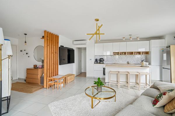 Appartement  Romainville 3 pièce(s) 66 m2