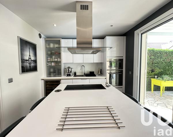 Maison à vendre 8 pièces 147 m² Périgny