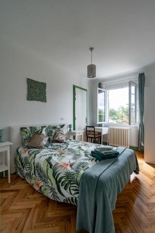 Maison d'angle ART DÉCO avec piscine à Labouheyre 10 pièce(s) 204 m2