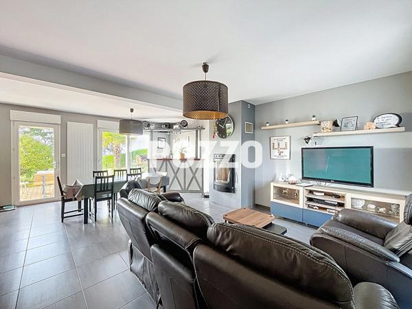 A VENDRE - Juvigny Les Vallées - Maison 6 pièce(s) 102 m² JUVIGNY LES VALLEES