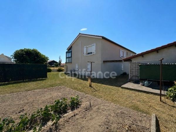 VEAUCHE – Belle maison familiale de 130 m² sur 1050 m² de terrain clos et arboré