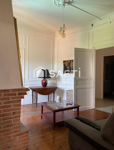 Proche centre ville - Appartement T5 de 120 m2 avec terrasse.