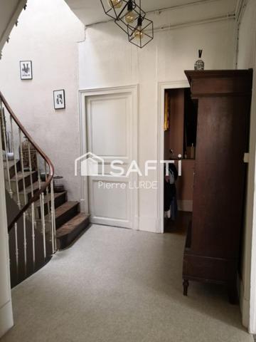 Proche centre ville - Appartement T5 de 120 m2 avec terrasse.