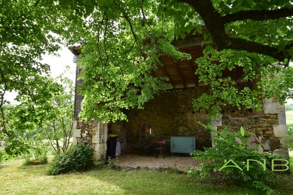 Charmante maison en pierre rénovée - Rouzède