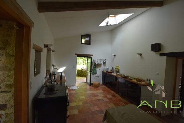 Charmante maison en pierre rénovée - Rouzède