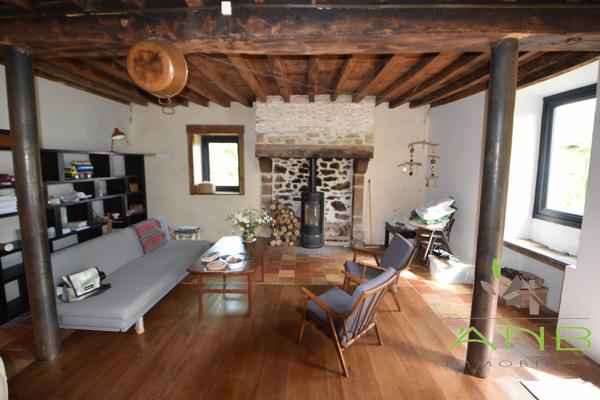 Charmante maison en pierre rénovée - Rouzède