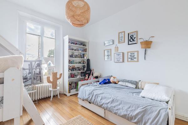 Meulière rénovée ,  Quartier du Lac ,Verrières-le-Buisson.