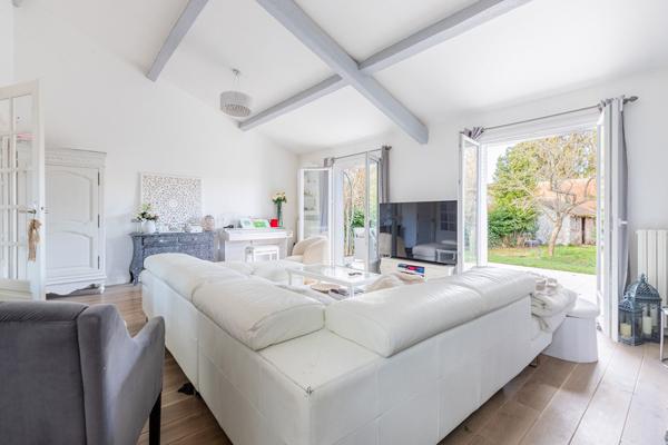 Meulière rénovée ,  Quartier du Lac ,Verrières-le-Buisson.