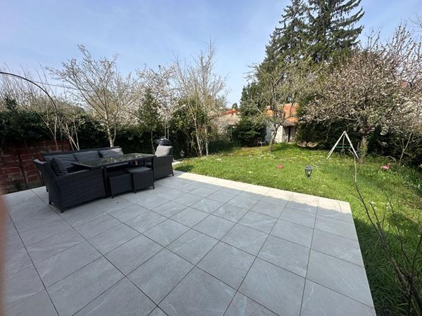 Meulière rénovée ,  Quartier du Lac ,Verrières-le-Buisson.