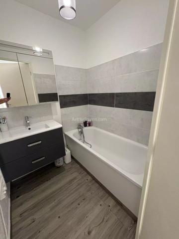 Location                                                      Appartement
                        
                     2 pièces                      41 m2                     à Port-de-Bouc