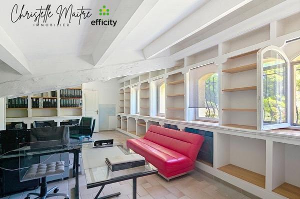 Maison
         7 pièces
        - 220 m² Bien prestige 980 000 € *