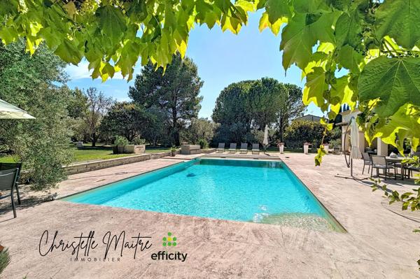 Maison
         7 pièces
        - 220 m² Bien prestige 980 000 € *