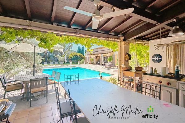 Maison
         7 pièces
        - 220 m² Bien prestige 980 000 € *