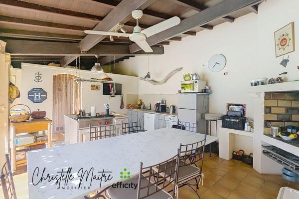Maison
         7 pièces
        - 220 m² Bien prestige 980 000 € *