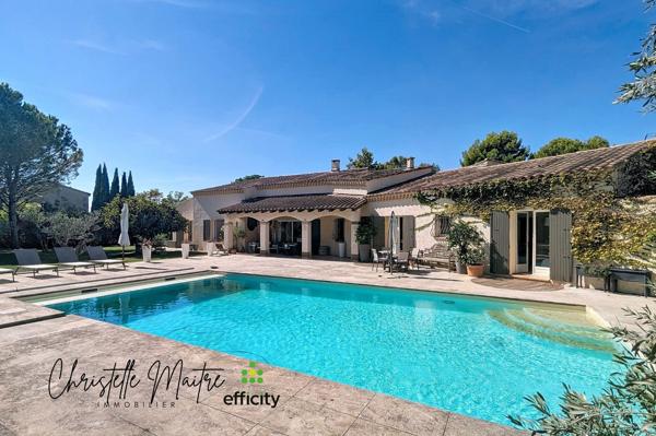 Maison
         7 pièces
        - 220 m² Bien prestige 980 000 € *