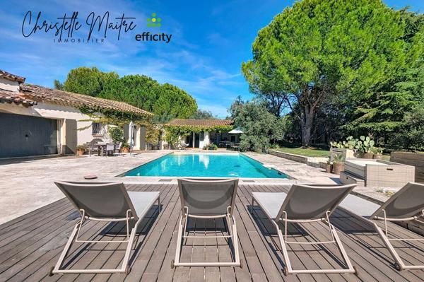 Maison
         7 pièces
        - 220 m² Bien prestige 980 000 € *