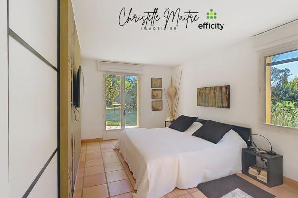 Maison
         7 pièces
        - 220 m² Bien prestige 980 000 € *