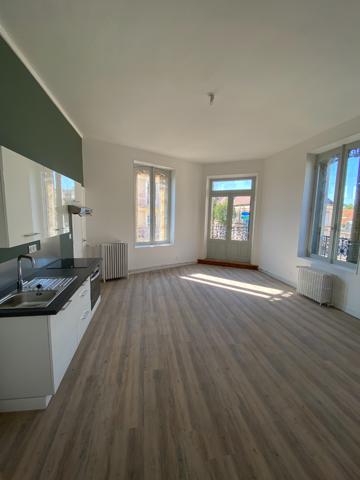 Sens (89100) Grand T2 refait à neuf avec balcon à Sens