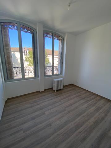 Sens (89100) Grand T2 refait à neuf avec balcon à Sens