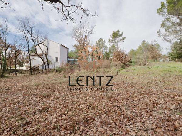 Terrain constructible de 2859 m2 non viabilisé – Pierrevert