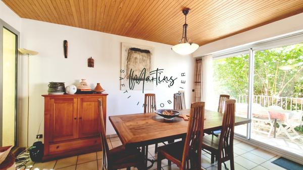 Maison Familiale, proche centre ville, 170m², 5 chambres, studio indépendant, garage.