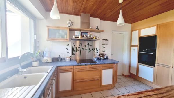 Maison Familiale, proche centre ville, 170m², 5 chambres, studio indépendant, garage.