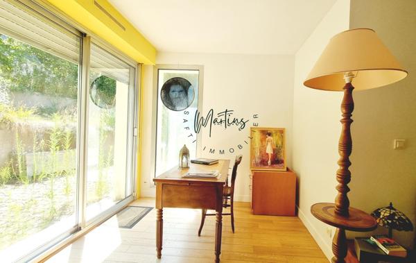 Maison Familiale, proche centre ville, 170m², 5 chambres, studio indépendant, garage.