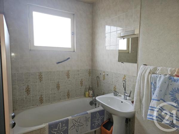 Maison à vendre  5 pièces - 105 m 2   ST PIERRE LE MOUTIER  - 58