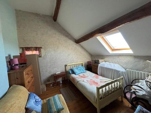 Très joli corps de ferme à terminer de rénover