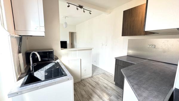 Appartement Corbeil Essonnes 2 pièce(s) 30.57 m2