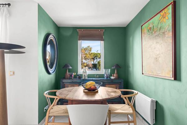APPARTEMENT TOUT CONFORT AVEC TERRASSE AU COEUR DE STE MAXIME