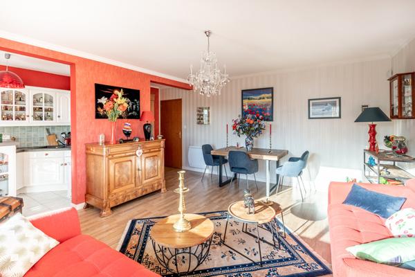 Lumineux 2 pièces avec balcon et parking