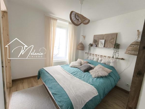 Maison de ville rénovée 4 chambres garage cour terrasse