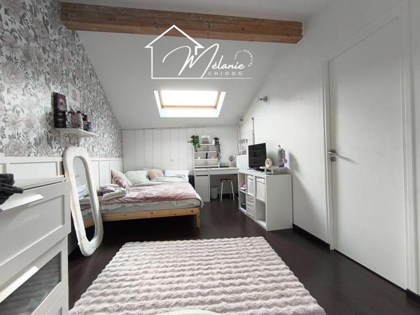 Maison de ville rénovée 4 chambres garage cour terrasse