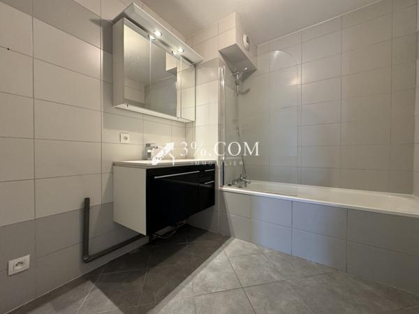 3%COM Bel appartement F3 de 77m2 avec terrasse- garage et 3 parkings Hochfelden (67270)